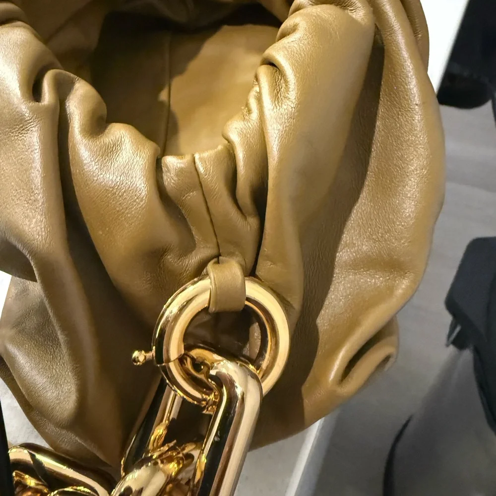 Bottega Veneta Olive Leather Bag with Gold Chain - Picture 4 of 8